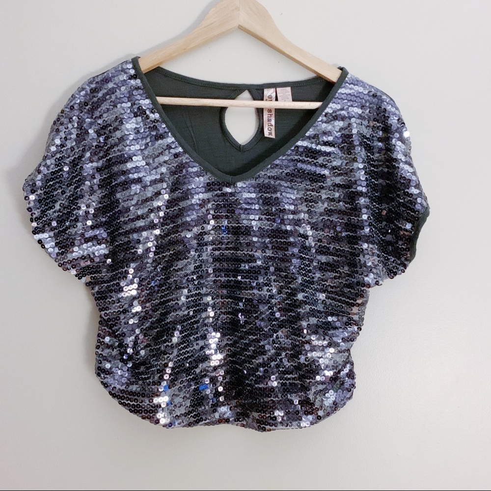 Eyeshadow • Cropped Silver Sequin V-Neck Top, Short Sleeves, Size Medium